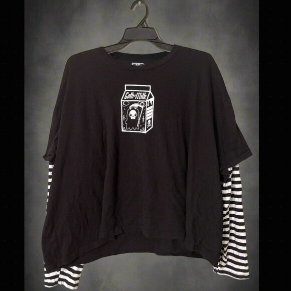 Hot Topic Gothic Milk Long Sleeve Crop Top | Size 5X - Picture 1 of 1